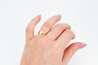 Anillo De Oro De 18K.. Ref: 016-01-00433