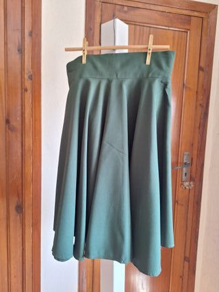 Falda verde para ocasiones, disfraces, teatro.