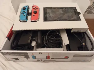 Nintendo Switch con MUCHOS accesorios.