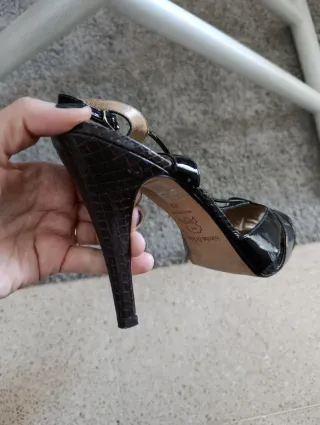 Sandalias Bimba y Lola Talla 40 Marrón chocolate