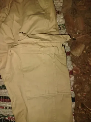 Pantalones cargo Stradivarius beige