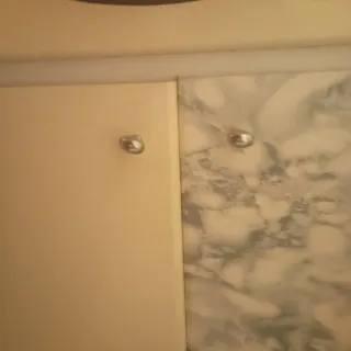 Armario de baño beige y gris