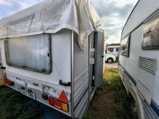 Caravana -750kg necesita reparar claraboya