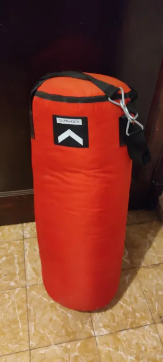Saco de boxeo rojo OUTSHOCK