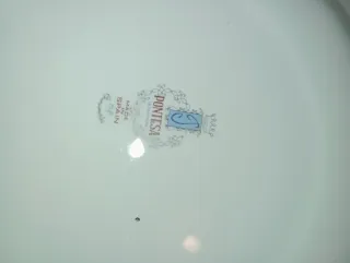 Juego de 4 platos de porcelana dorados