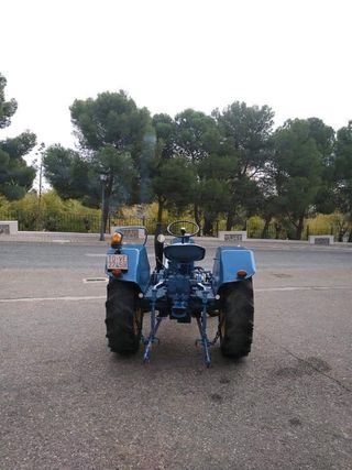 Tractor Lanz 28cv azul coleccionista