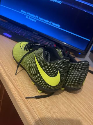 Botas de fútbol Nike niño/niña Talla 41