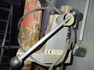 Taladro de columna eléctrico