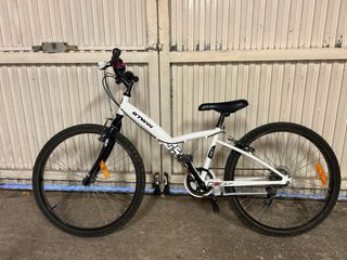 Bicicleta infantil blanca