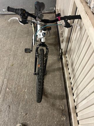 Bicicleta infantil blanca