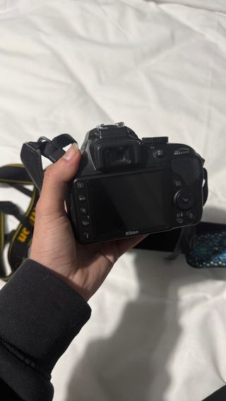 Cámara Nikon D3400 + accesorios