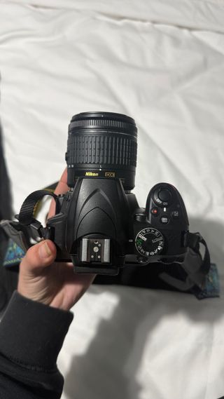 Cámara Nikon D3400 + accesorios