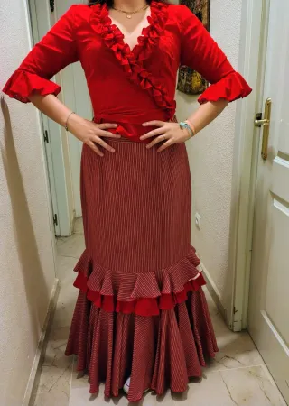 Falda Rociera / Flamenca y Top Volantes Rojo