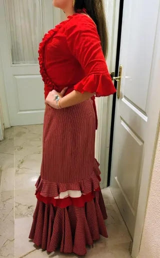 Falda Rociera / Flamenca y Top Volantes Rojo