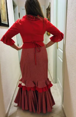 Falda Rociera / Flamenca y Top Volantes Rojo