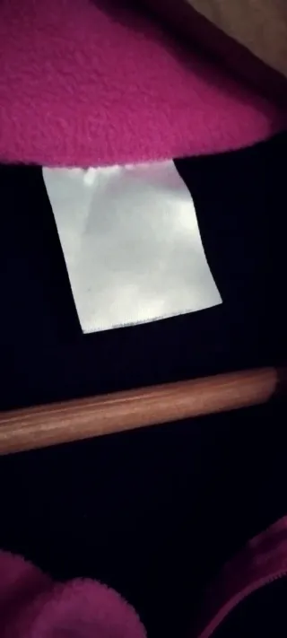 Sudadera deportiva negra y fucsia Boltom