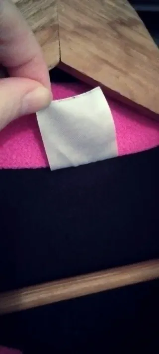 Sudadera deportiva negra y fucsia Boltom