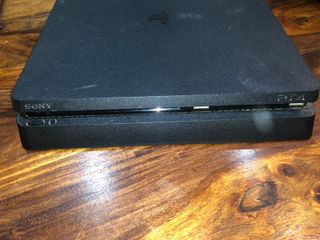 PS4 Slim 1TB + Juegos