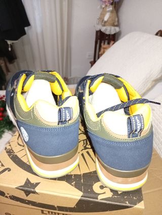 Zapatillas Liberto Azul y amarillo Talla 44