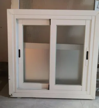 Ventana corredera aluminio blanca