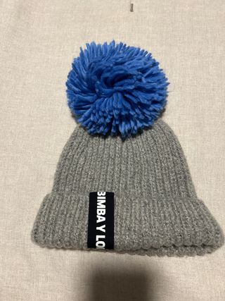 Gorro Bimba y Lola lana gris pompón azul