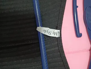 Vestido de punto negro con botones