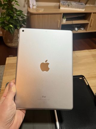 iPad 6ª Gen 9.7 32GB Plata