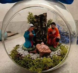 Palla di cristallo con Natività