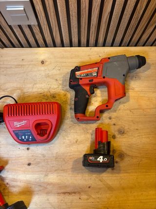 Milwaukee M12 CH Taladro Percutor