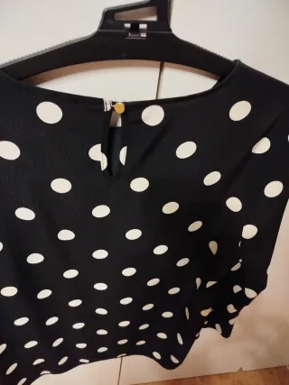 Blusa negra lunares blancos Talla M