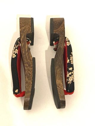 Sandalias japonesas artesanales suela madera