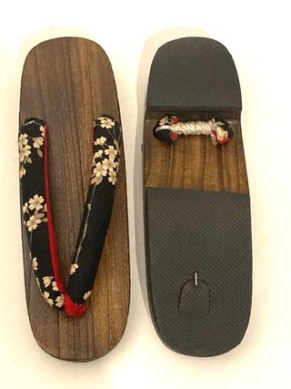 Sandalias japonesas artesanales suela madera
