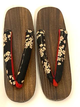 Sandalias japonesas artesanales suela madera