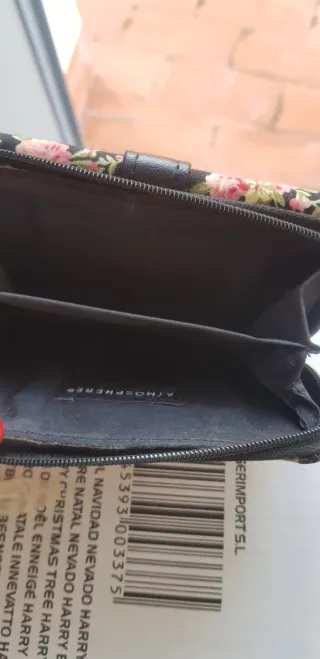 Monedero floral negro y rosa