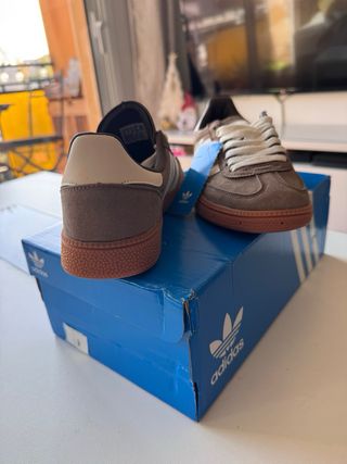 Adidas Spezial Marrones y Blancas