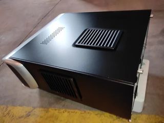 Caja Micro ATX + Fuente + Teclado