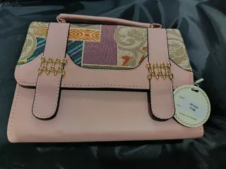 Bolso de mano rosa y multicolor