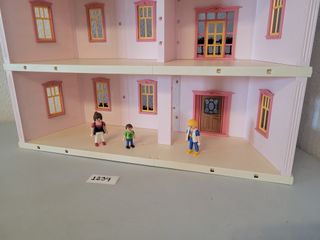 RESERVADO-------------Casa de muñecas de Playmobil