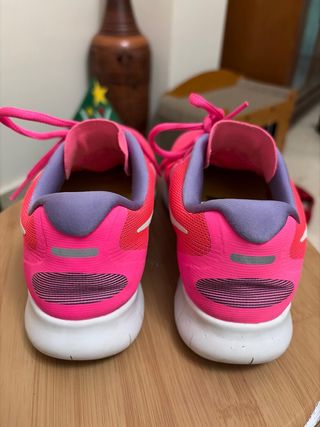 Deportes buenos de Nike cómodos. número 38,5