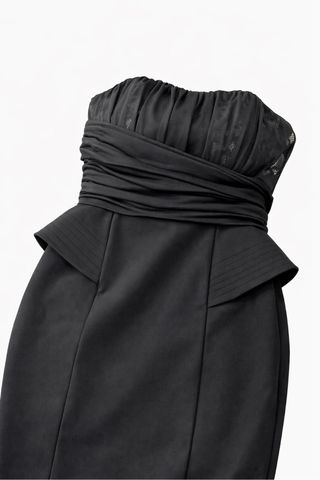 Vestido Negro palabra de honor muy entallado