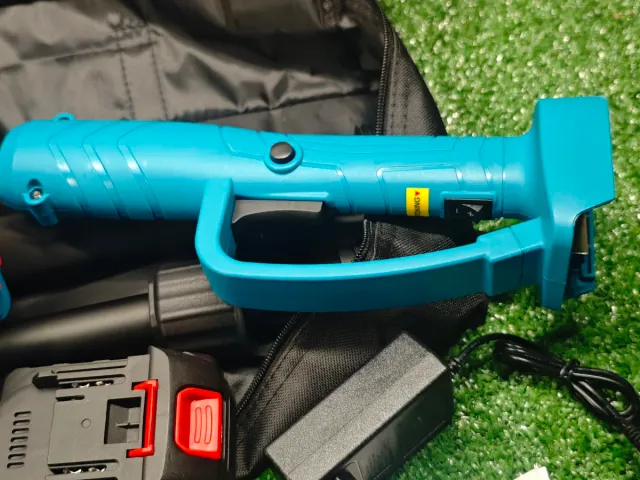 Forbici da potatura telescopiche + accessori