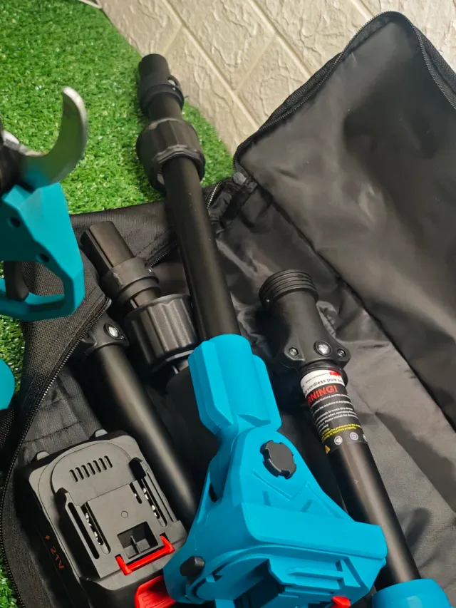 Forbici da potatura telescopiche + accessori