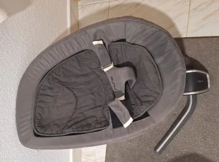 Mecedora de bebé Nuna gris