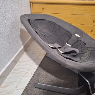 Mecedora de bebé Nuna gris