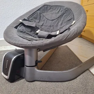 Mecedora de bebé Nuna gris