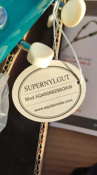 NUEVO Pack Ukelele Soprano Tiger Funda Estrenar