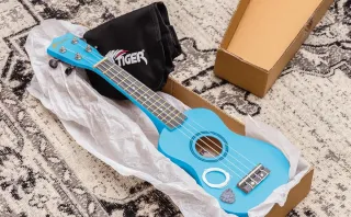 NUEVO Pack Ukelele Soprano Tiger Funda Estrenar
