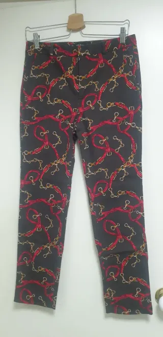 Pantalón mujer ZARA estampado cadena