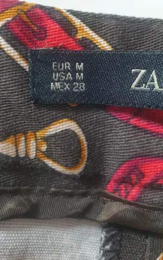 Pantalón mujer ZARA estampado cadena