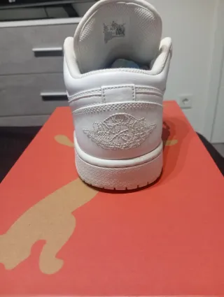 Zapatillas Jordan 1 Low Blancas Talla 43